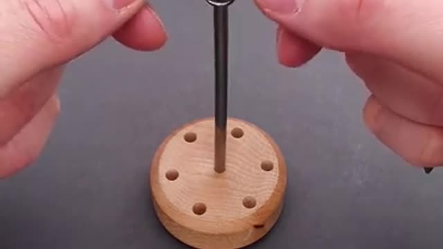 #PUZZLE # screws// nails # impossible balancing puzzle