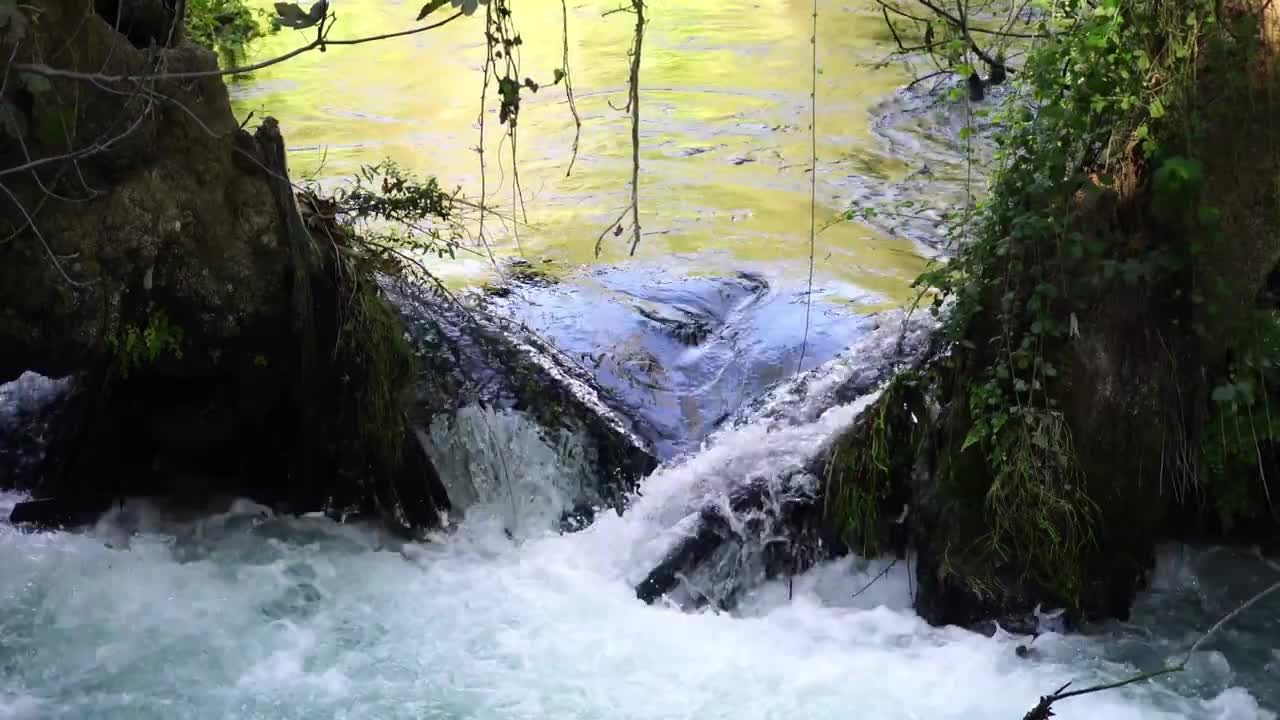 Beautiful water falling Places Videos with Nature Sounds The Most Relaxing Film 4K Videos(Ultra HD)