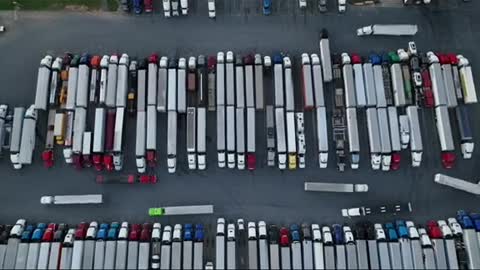 Every afternoon solo drivers show their magic at the rest stop.