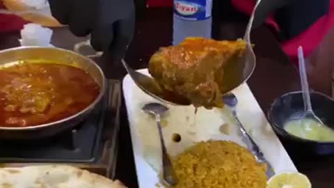 Iraqi Qouzi food