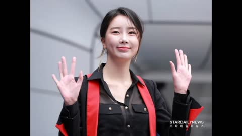 Female Idol Drops Jaws With This Transparent Top!