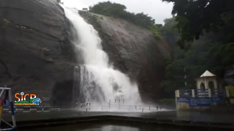 Heavy flow in waterfalls