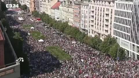 BREAKING: Massive demonstration in Prague in the Czech Republic against the government, soaring prices and the energy crisis.