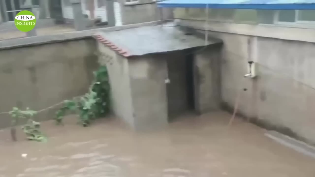Typhoon Doksuri brings flood to Beijing Gutter clogged Forbidden City had no puddles for 600 years