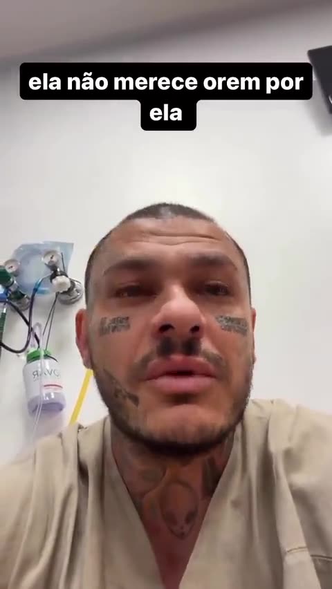 Toguro chora e pede orações pela namorada, que está entubada após o parto.
