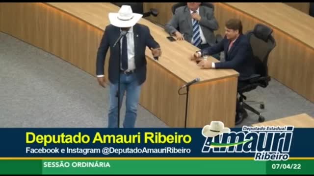 Contra liberdade de expressão!