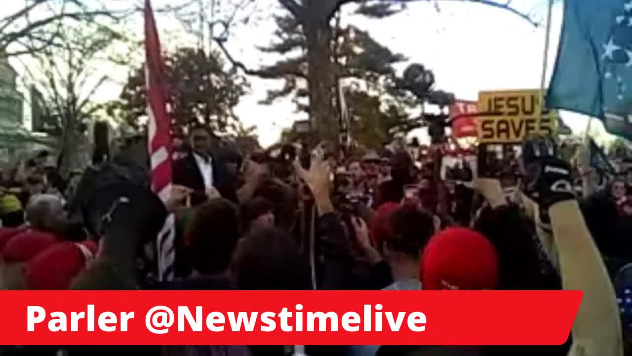 Patriots Surround the White House #MarchForTrump March For Trump