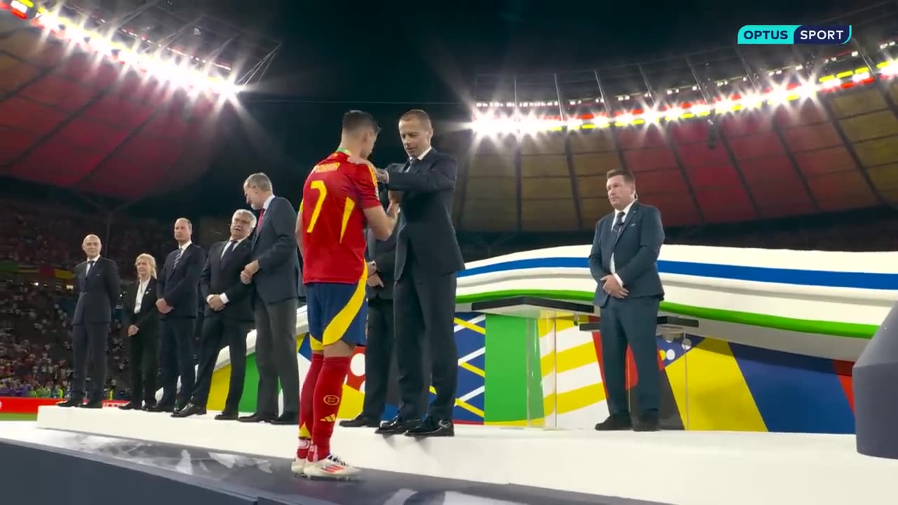 Spain trophy lift and celebrates as they beat England in final Euro 2024