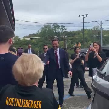Primanti Bros restaurant in Pittsburgh, PA Refused to let JD Vance in to Greet his Supporters