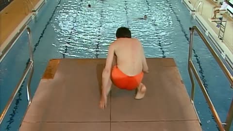 DIVE Mr Bean! | Funny Clips | Mr Bean Official