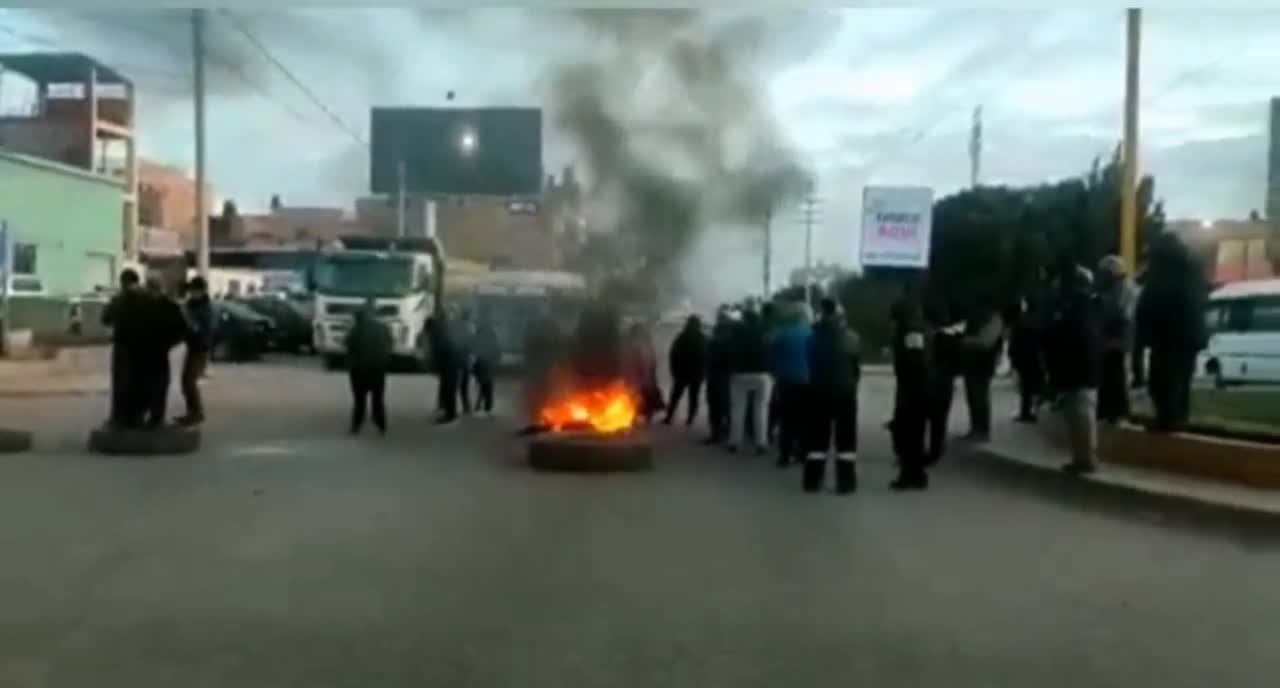 Beginning of an indefinite strike by transporters and farmers in Peru