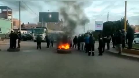 Beginning of an indefinite strike by transporters and farmers in Peru