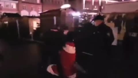 German Police Arrest Santa For Not Wearing A Mask