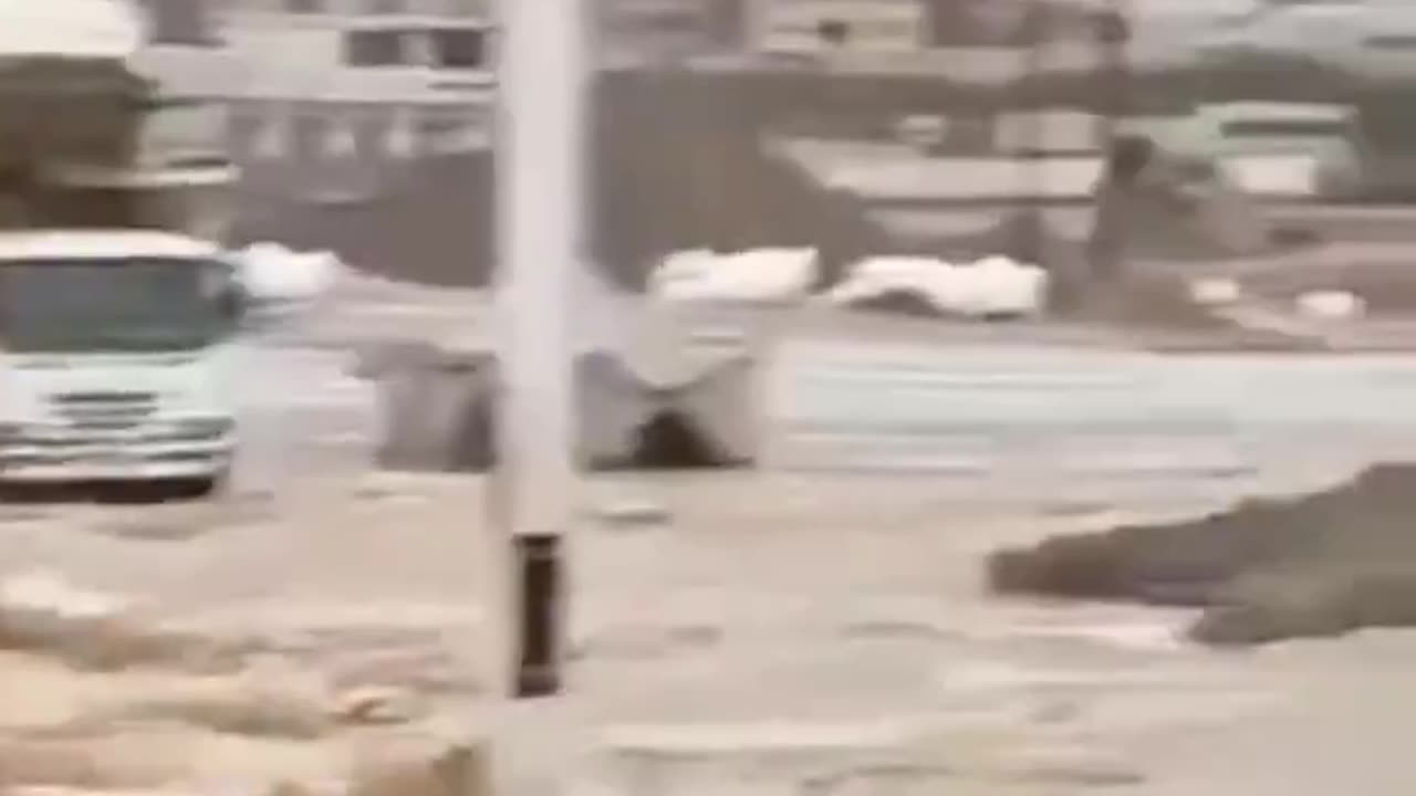 Massive floods in Yemen and Iran. (Video from Yemen)