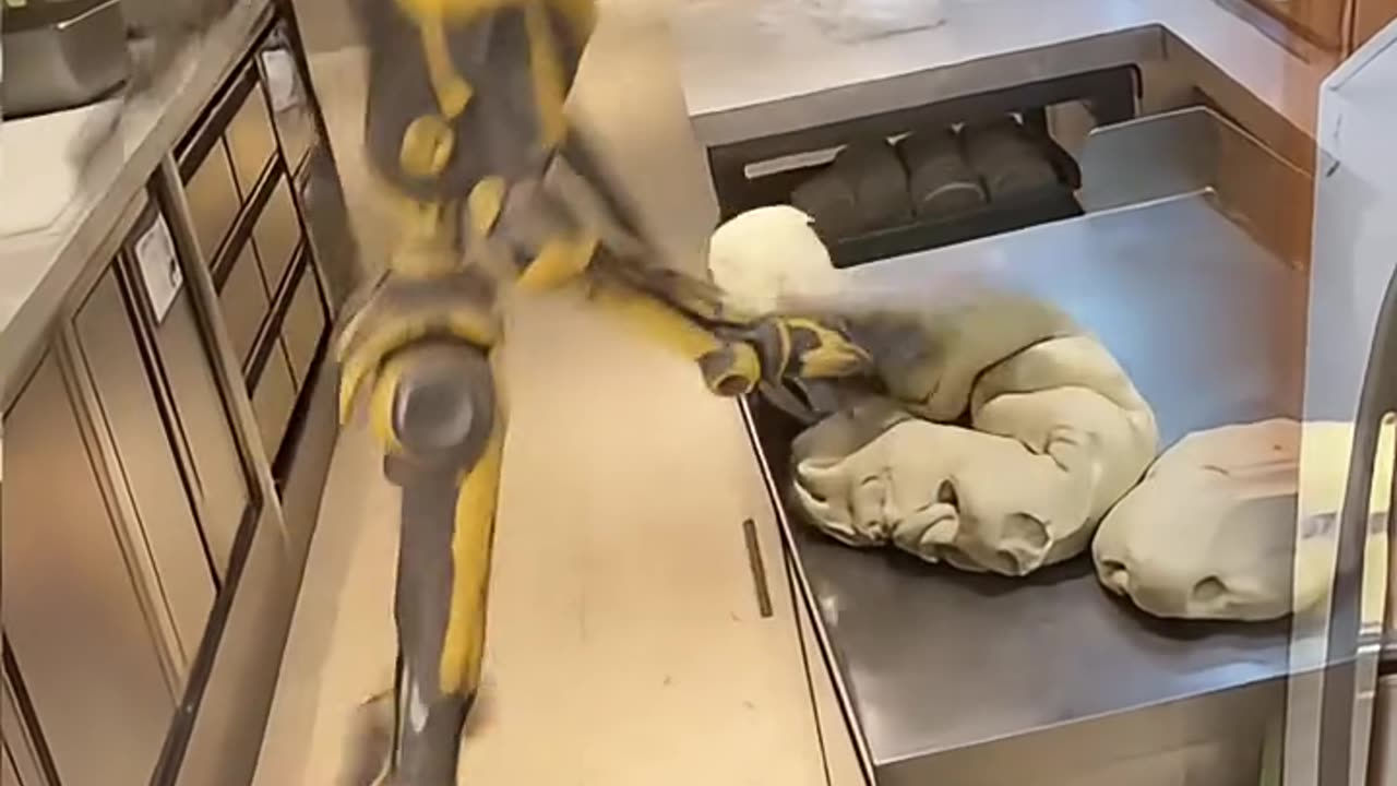 Robot cooking 😁😁