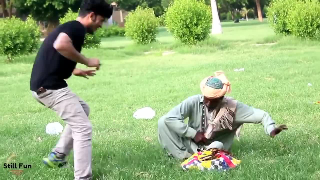 REAL SNAKE PRANK - EPIC SNAKE PRANK IN PAKISTAN - FUNNY REACTIONS