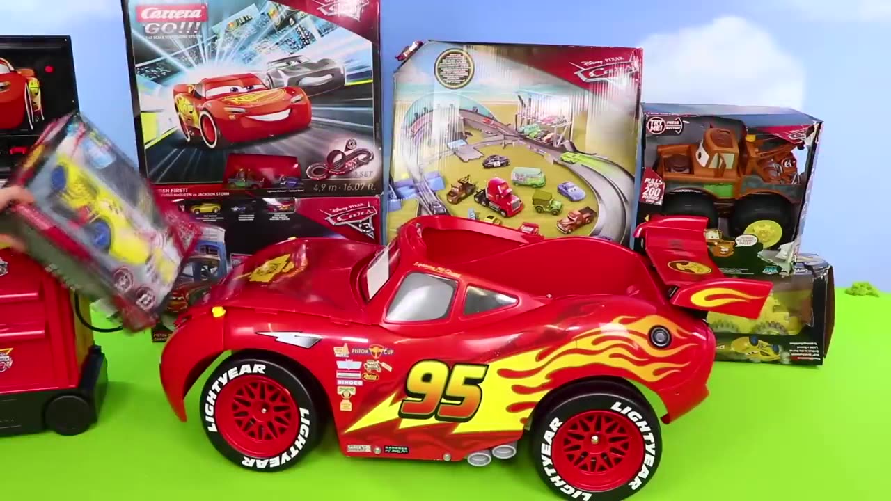 Cars 3 Toys with Lightning McQueen for Kids