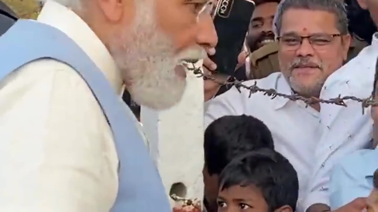 PM Modi's adorable conversation with young kids in Kalaburagi, Karnataka