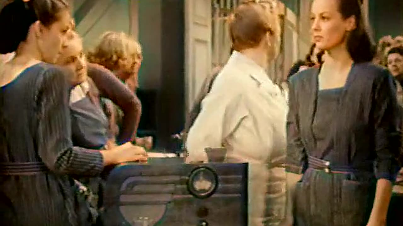 Lady Gangster (1942)