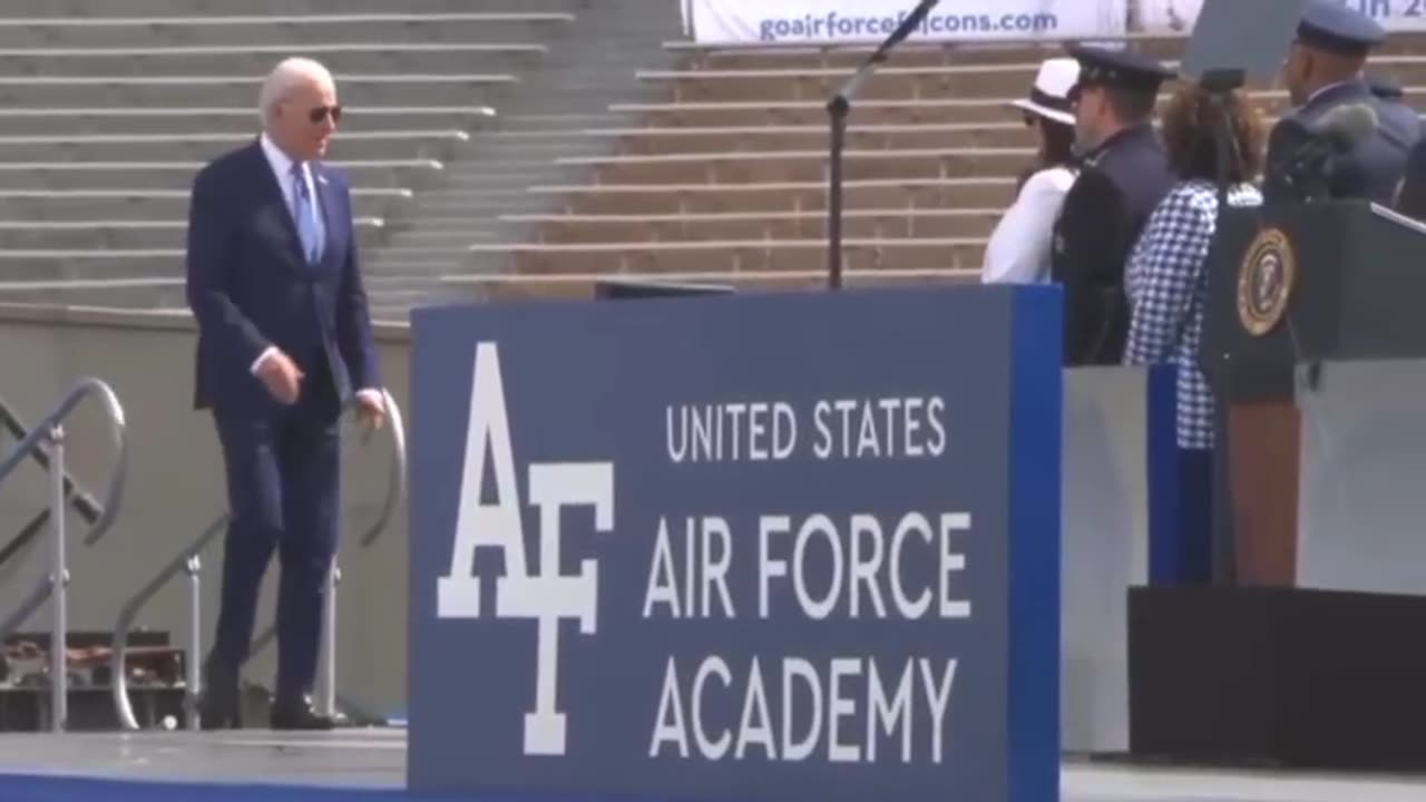 Senil und Kriegstreiber, eine gefährliche Mischung...