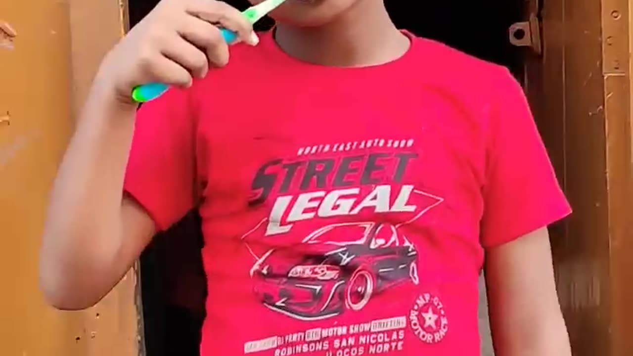kya aapke toothpaste mein namak hai 😵😂 #viral #trending #shorts #comedy #ytshorts #funny