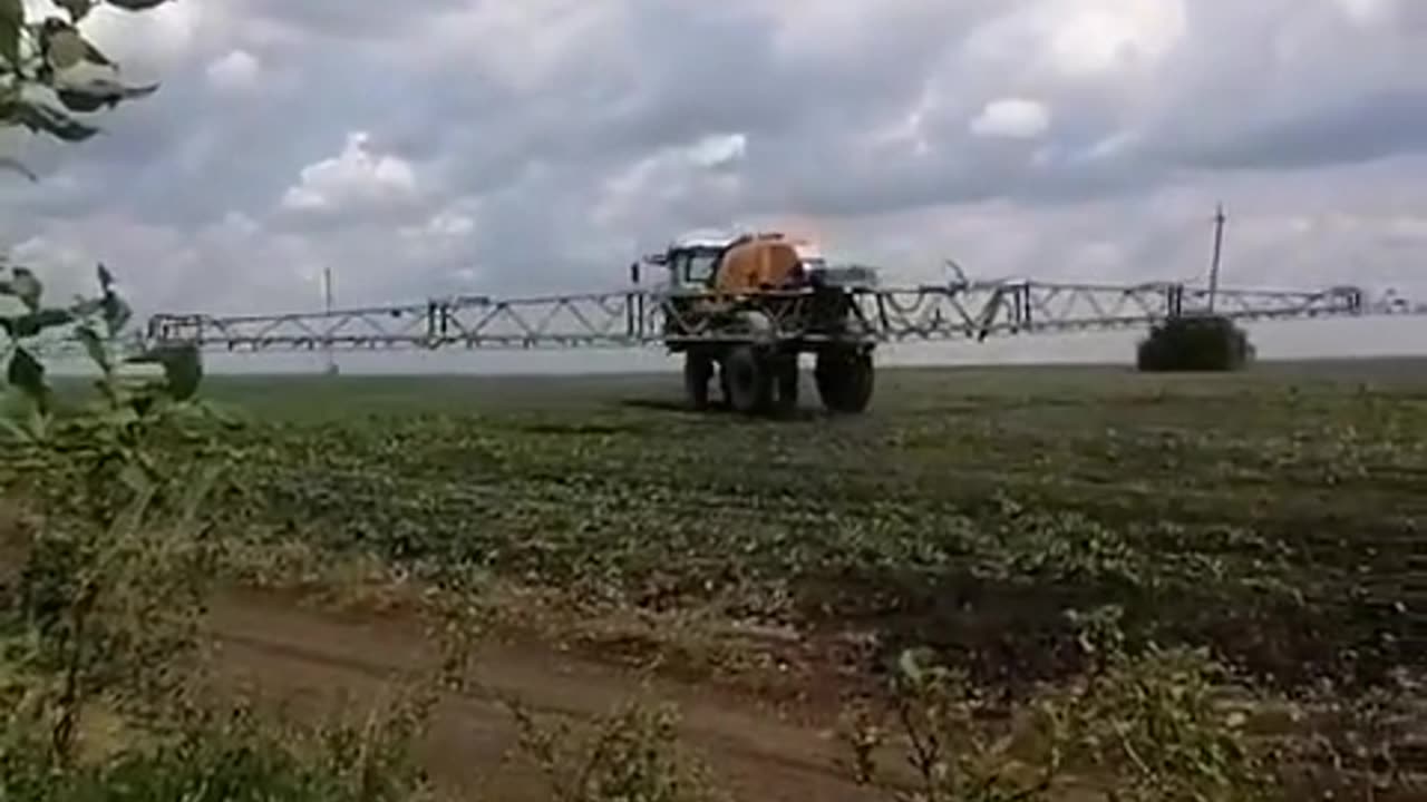 Ukrainian Soldiers Watch Over Farmers in Kharkiv Oblast