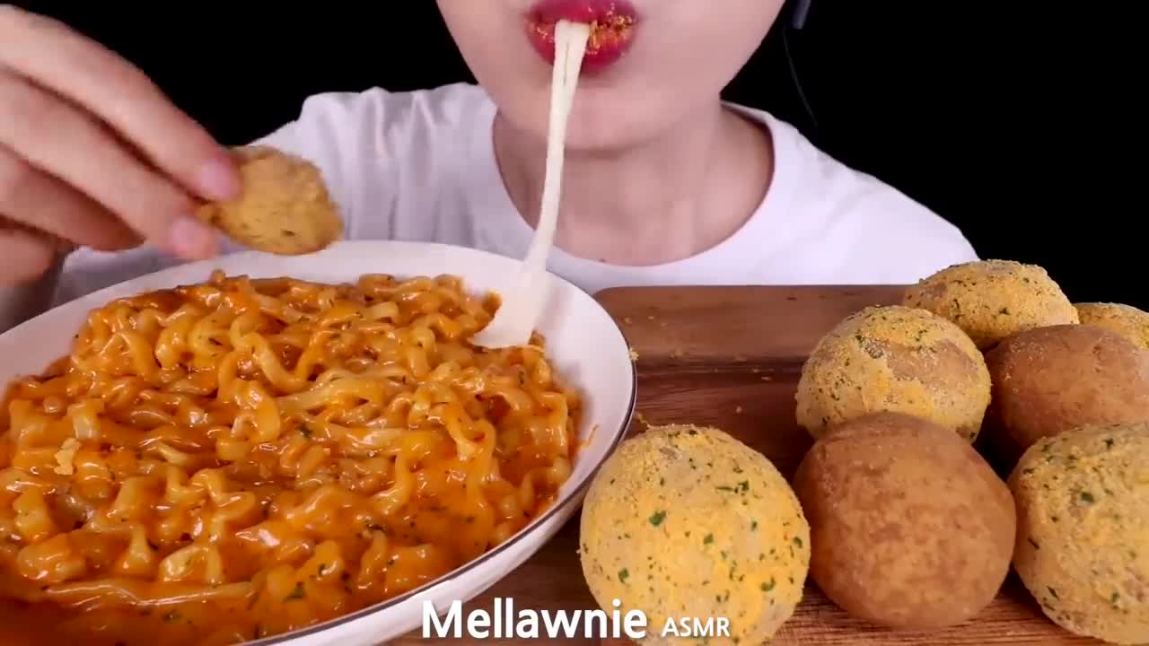 Asmr mukbang