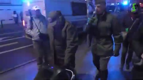 Protest przeciwko kałvidowym zbrodniarzom przemawia Jabłonowski Grzegorz Braun Osadowski 2021.12.15