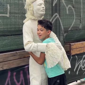 He wants me to scare him 😂💃😂