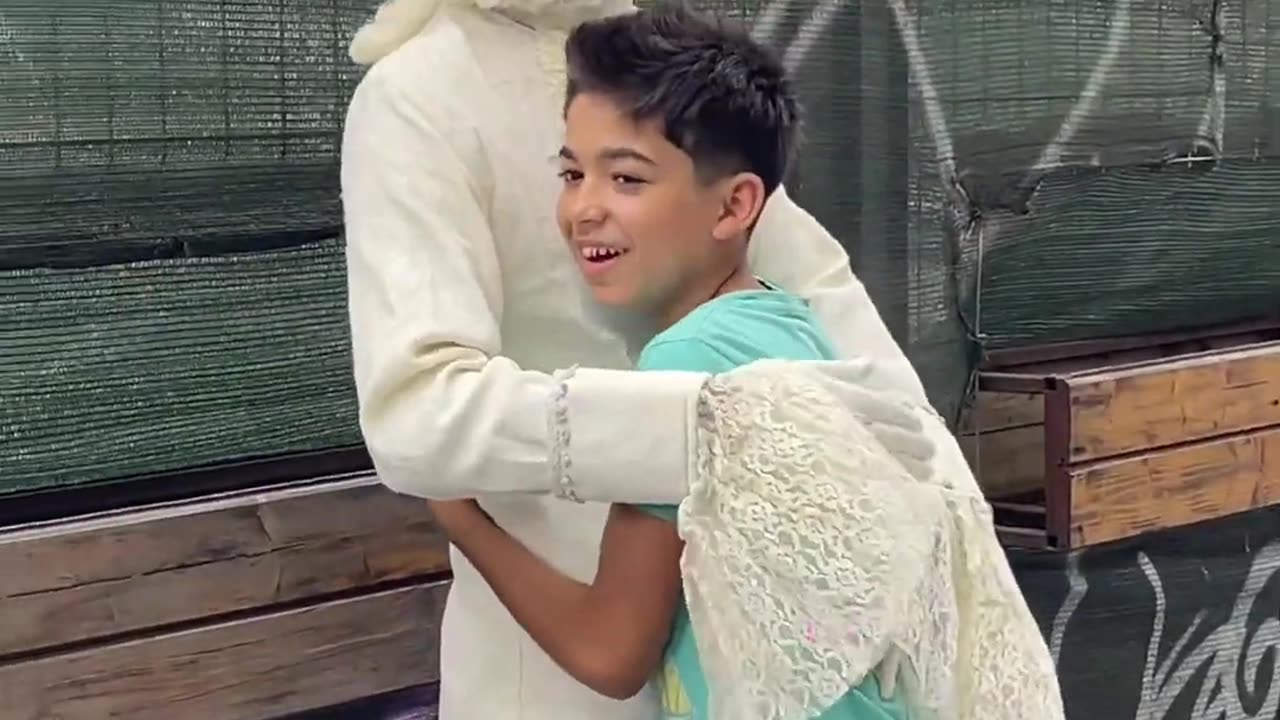 He wants me to scare him 😂💃😂