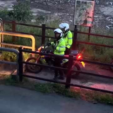 Uk police 😂😂😂