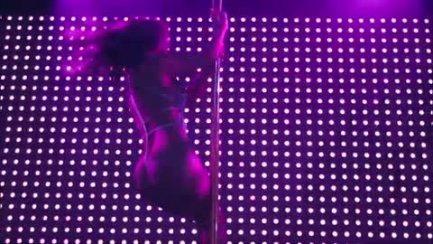 Jennifer Lopez's Strip Club Pole Dance "Gimme More" Scene | Hustlers/Estafadoras de Wall Street(HD)