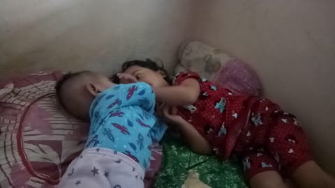 Kasih sayang kakak sama adik laki lakinya.