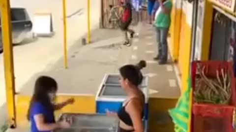 Shocking video of child escaping abduction