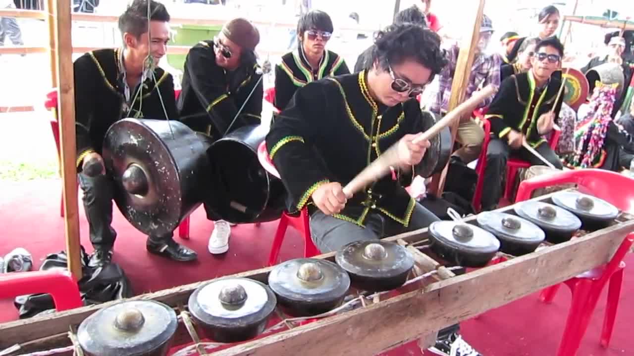 Sazau Paina : Dusun Tanga'a of North Borneo