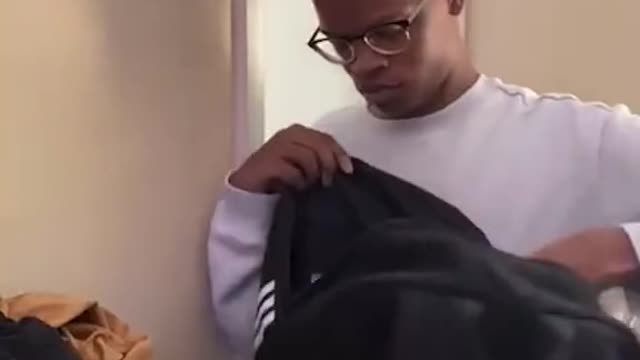 When you're ready to leave class but your friend is still。packing up