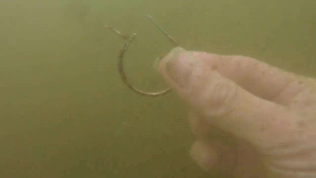 Metal Detecting While Scuba Diving Popular Swim Spot For Lost Treasure!-8