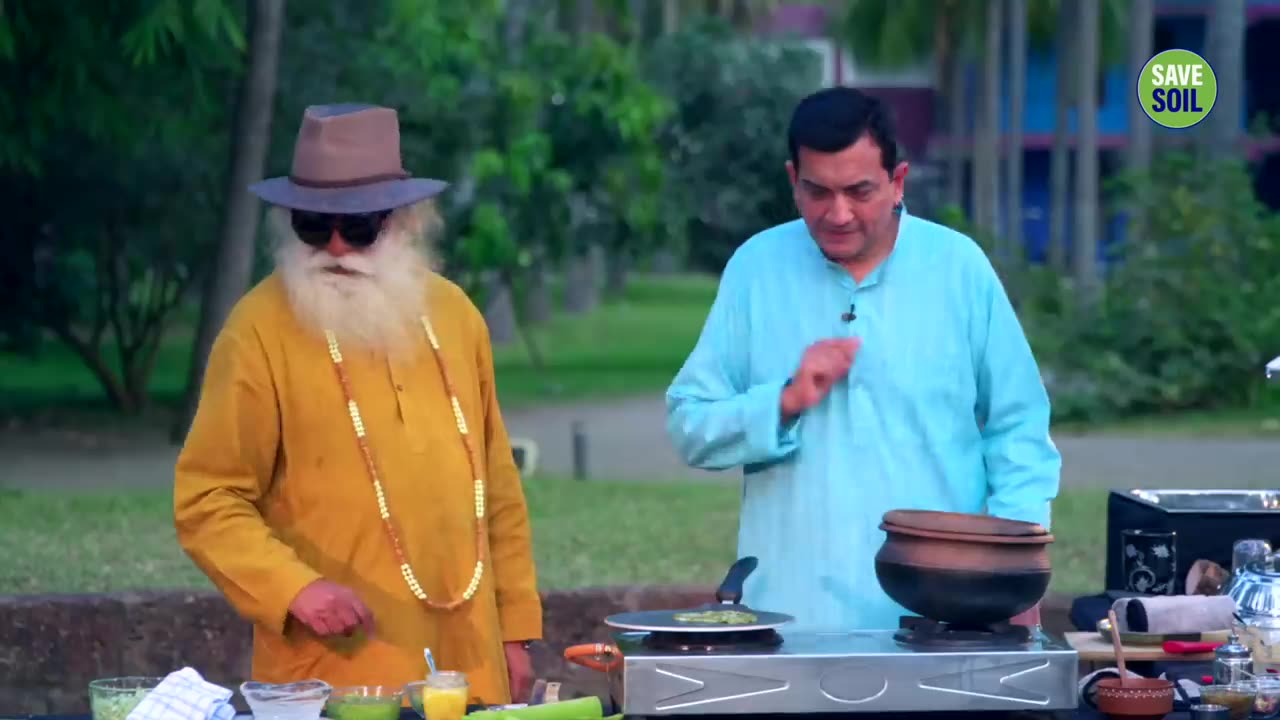 Sadhguru Cooks a Special Dish for Sanjeev Kapoor