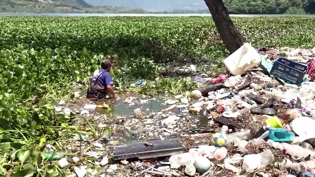 The battle against Guatemala's 'garbage island'