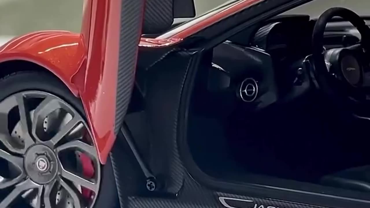 Unboxing this 1:18 Jaguar C-X75