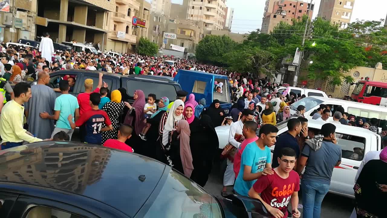 Street Full Of People After Eid El Fetr Egypt