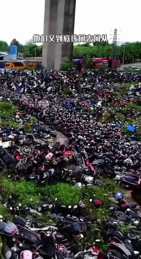 Enormous grave yards for countless new-energy automobile & scooter in China