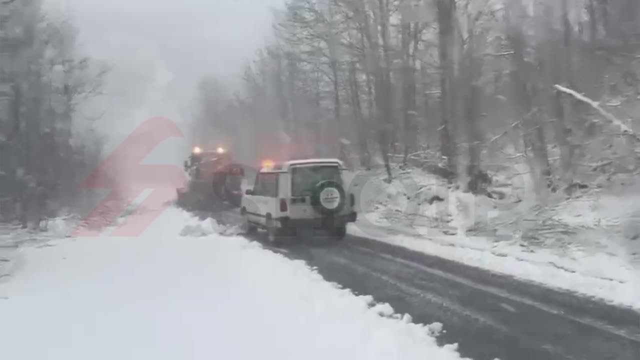 Dimër në pranverë/ Shqipëria zbardhet nga bora