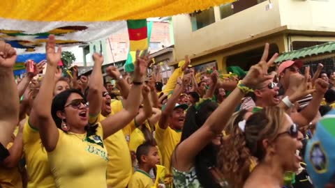 The 2022 World Cup is just around the corner. Look at the enthusiasm of the Brazilians back then