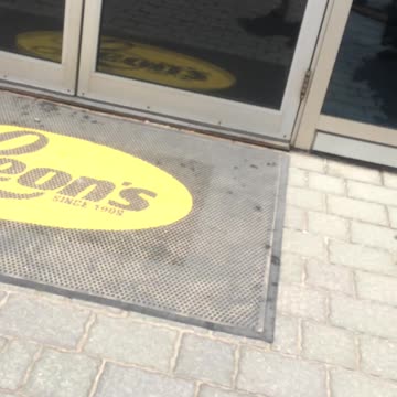 Maskless shopping in Canada is STILL the Twilight Zone, Come Shopping With Me At Leon's