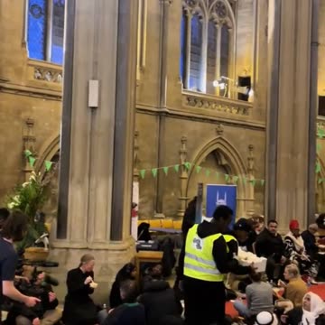 SS1070 - Islamski obredi v Katedrali v Bristolu