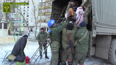 Military of the LPR continue to evacuate civilians from the city of Rubizhne