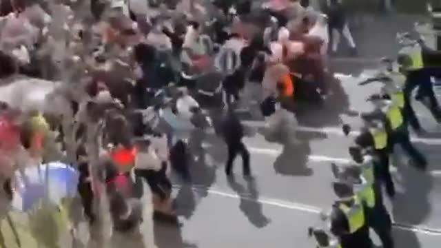 Melbourne, Australia: Lockdown Protesters Break Police Line Sept. 18 2021