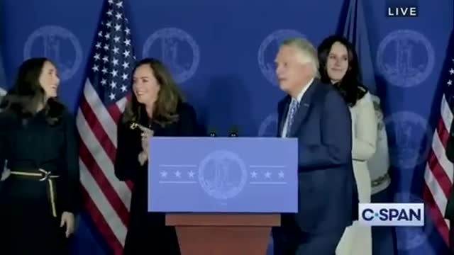 The cringey conclusion to McAuliffe’s speech