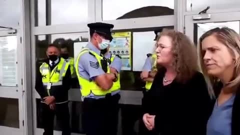 I hate sharing videos of this woman but the garda was kinda funny here